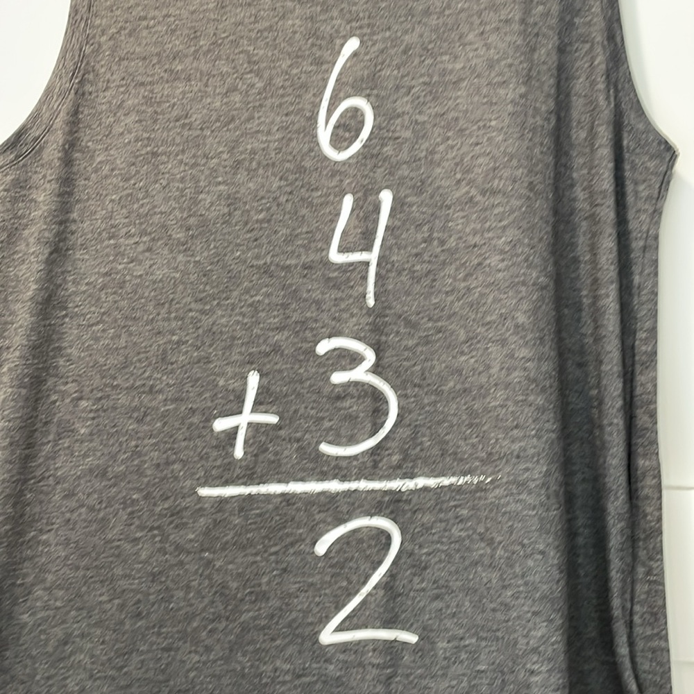 Gray Graphic Tank Top Size XL NWT - Picture 2 of 6